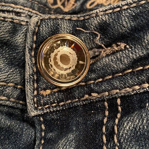 Grace in La Cropped Jeans - Picture 11 of 16